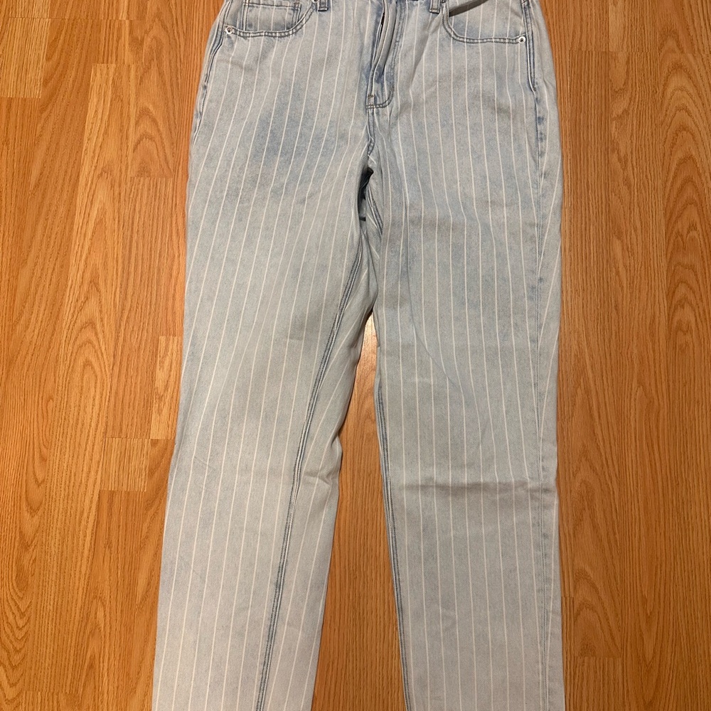 American Eagle Outfitters High Rise Jeans - Light Blue and White